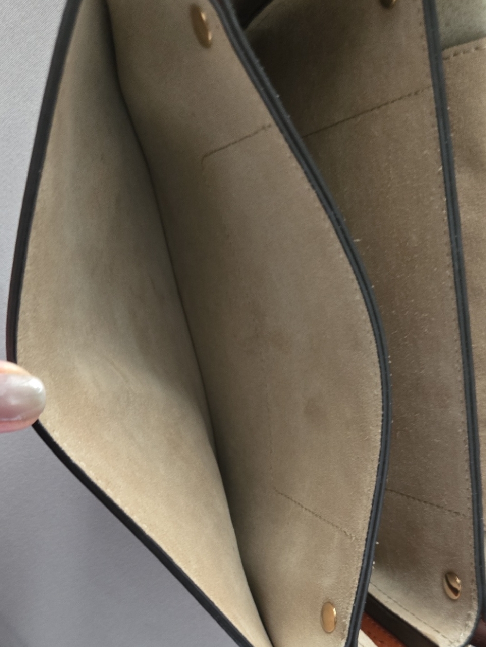 Chloe Faye Crossbody Bag - Picture 12 of 12